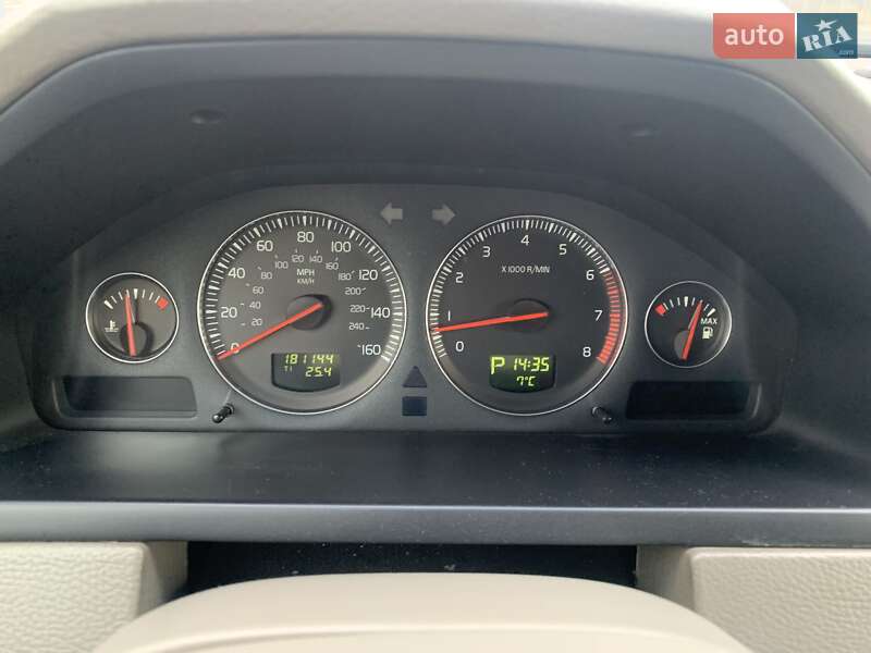 Седан Volvo XC90 2003 в Киеве