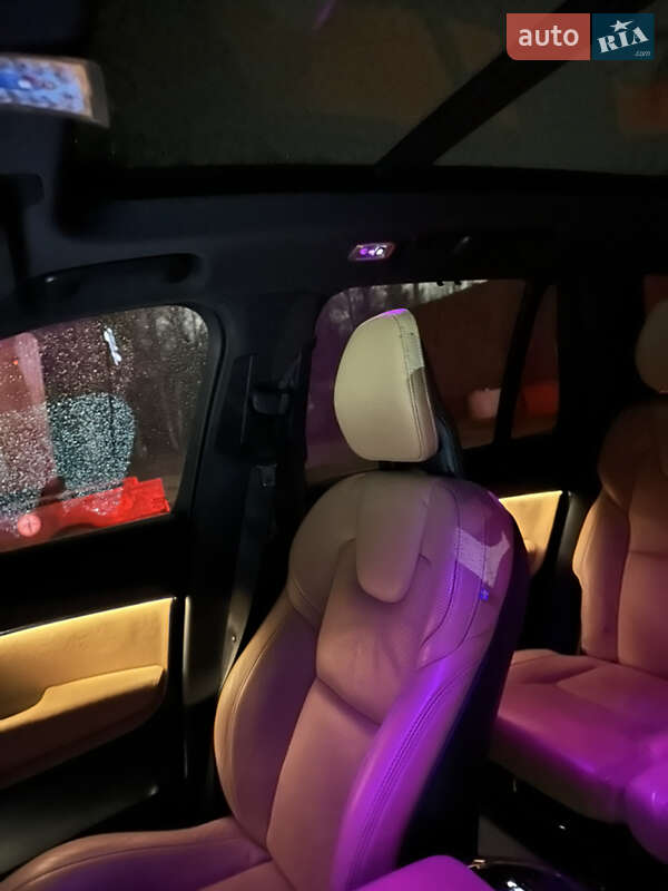 Позашляховик / Кросовер Volvo XC90 2017 в Києві