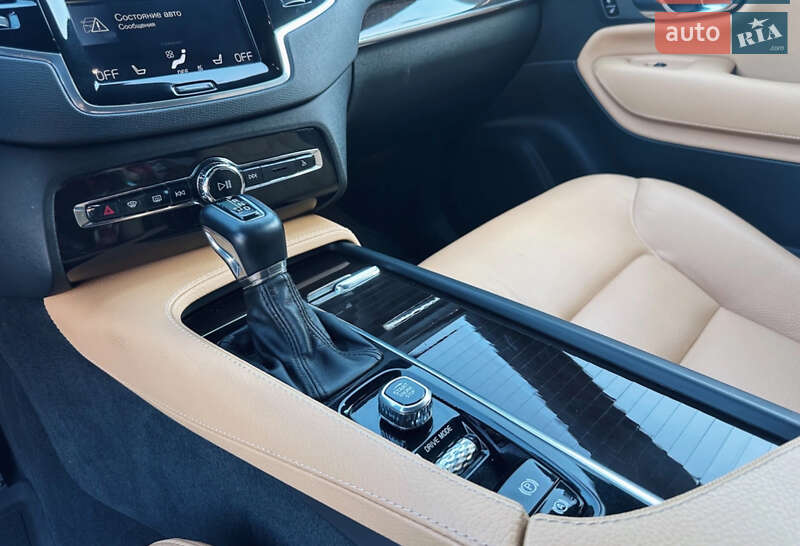 Внедорожник / Кроссовер Volvo XC90 2018 в Киеве