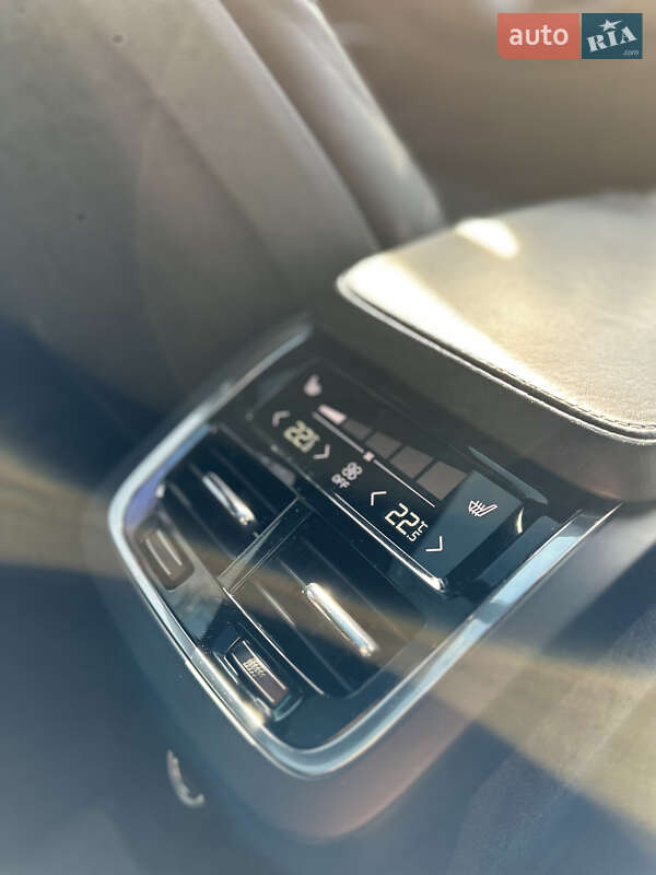 Позашляховик / Кросовер Volvo XC90 2015 в Києві фото 27 Позашляховик / Кросовер Volvo XC90 2015 в Києві