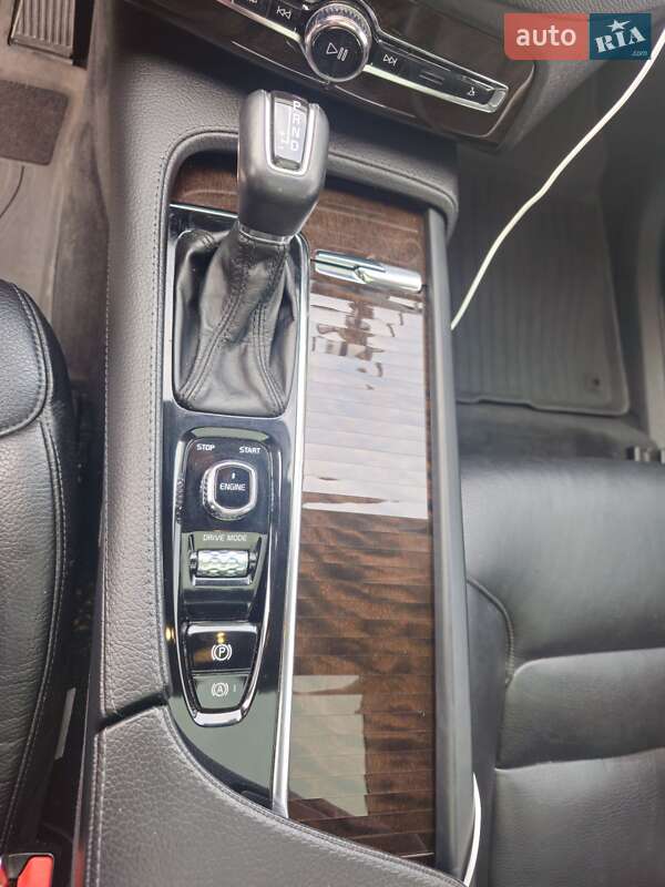 Внедорожник / Кроссовер Volvo XC90 2016 в Тернополе