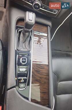 Внедорожник / Кроссовер Volvo XC90 2016 в 