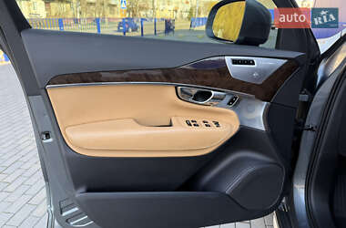 Позашляховик / Кросовер Volvo XC90 2016 в 