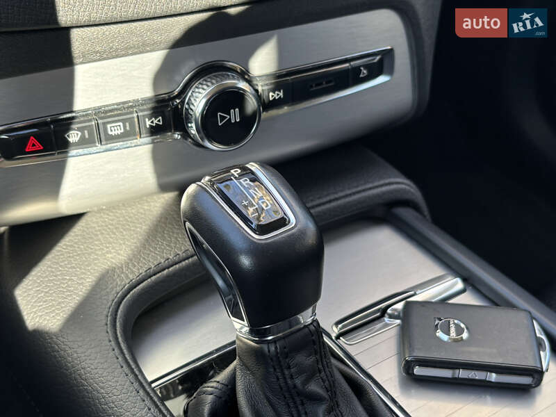 Позашляховик / Кросовер Volvo XC90 2017 в Києві