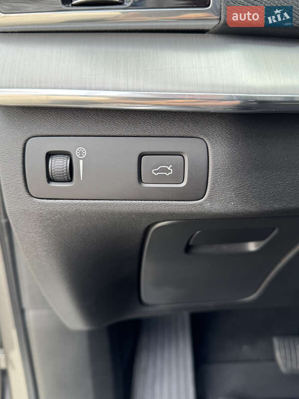 Позашляховик / Кросовер Volvo XC90 2019 в Сумах