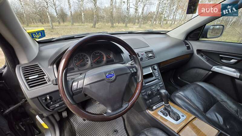 Внедорожник / Кроссовер Volvo XC90 2006 в Киеве