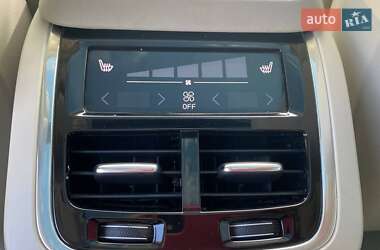 Внедорожник / Кроссовер Volvo XC90 2015 в 