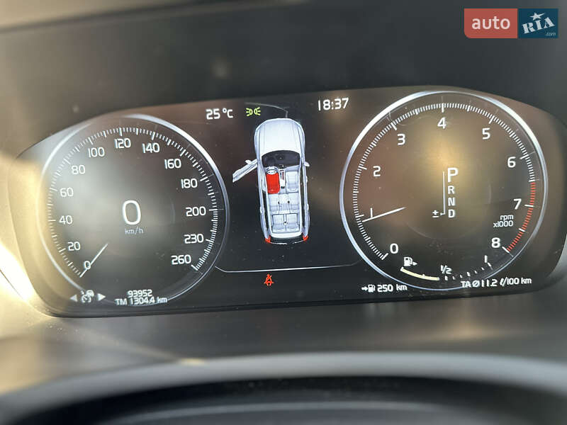 Внедорожник / Кроссовер Volvo XC90 2018 в Черновцах