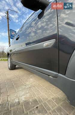 Внедорожник / Кроссовер Volvo XC90 2004 в 