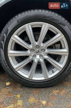 Внедорожник / Кроссовер Volvo XC90 2018 в 
