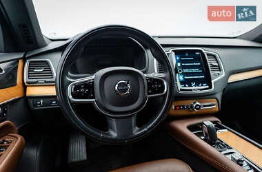Внедорожник / Кроссовер Volvo XC90 2021 в 