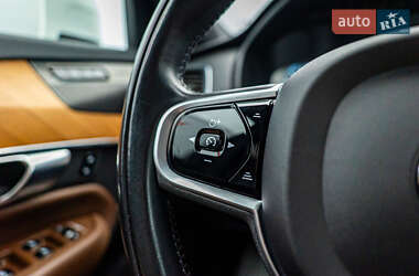 Внедорожник / Кроссовер Volvo XC90 2021 в 