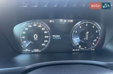 Внедорожник / Кроссовер Volvo XC90 2015 в 