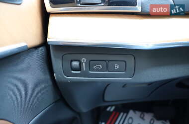 Внедорожник / Кроссовер Volvo XC90 2018 в 