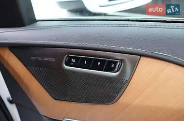 Внедорожник / Кроссовер Volvo XC90 2018 в 
