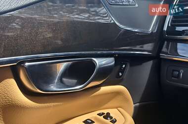 Позашляховик / Кросовер Volvo XC90 2017 в 