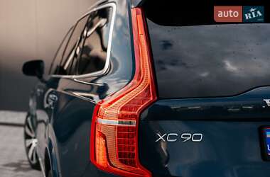 Внедорожник / Кроссовер Volvo XC90 2022 в 
