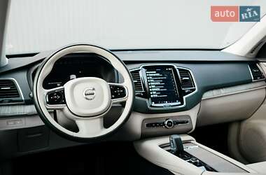 Внедорожник / Кроссовер Volvo XC90 2022 в 
