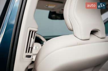 Внедорожник / Кроссовер Volvo XC90 2022 в 