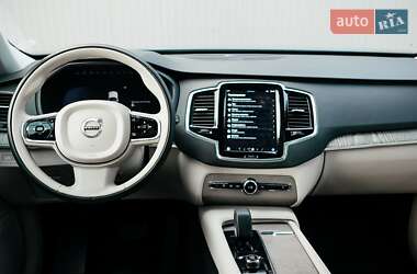 Внедорожник / Кроссовер Volvo XC90 2022 в 