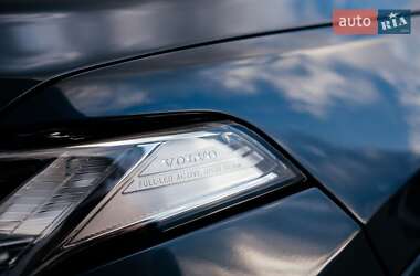 Внедорожник / Кроссовер Volvo XC90 2022 в 