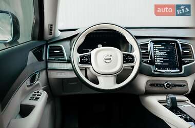Внедорожник / Кроссовер Volvo XC90 2022 в 