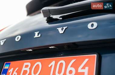 Внедорожник / Кроссовер Volvo XC90 2022 в 