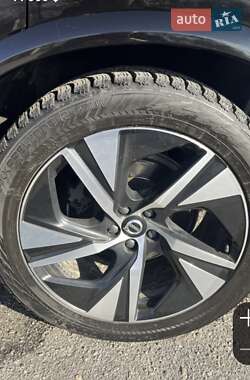 Внедорожник / Кроссовер Volvo XC90 2021 в 