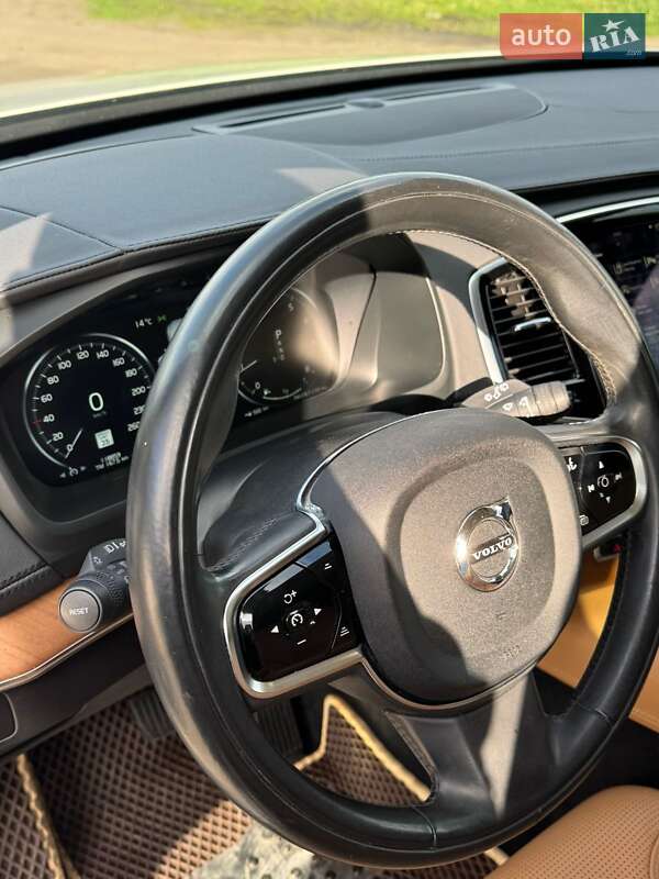 Внедорожник / Кроссовер Volvo XC90 2016 в Ахтырке