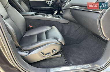 Внедорожник / Кроссовер Volvo XC90 2018 в 