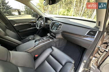 Внедорожник / Кроссовер Volvo XC90 2018 в 
