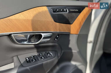 Позашляховик / Кросовер Volvo XC90 2022 в 