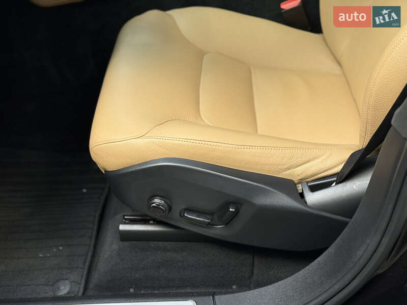 Внедорожник / Кроссовер Volvo XC90 2015 в Киеве