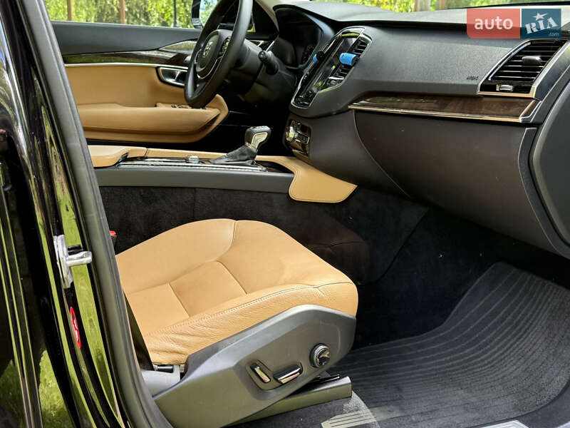 Внедорожник / Кроссовер Volvo XC90 2015 в Киеве