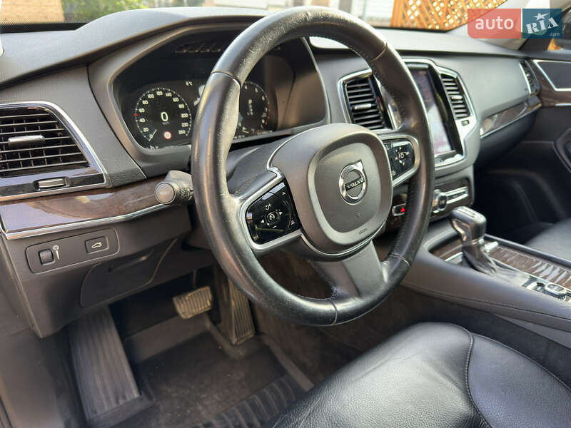 Внедорожник / Кроссовер Volvo XC90 2016 в Перегинском