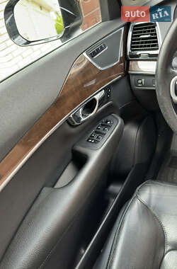 Позашляховик / Кросовер Volvo XC90 2016 в 