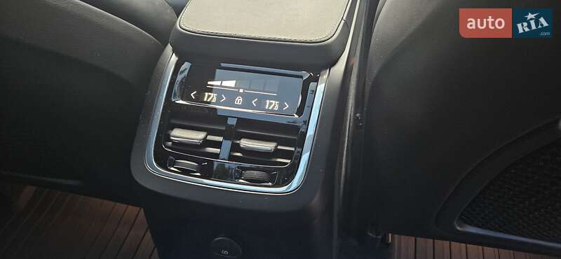 Внедорожник / Кроссовер Volvo XC90 2020 в Харькове