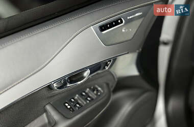 Позашляховик / Кросовер Volvo XC90 2020 в 