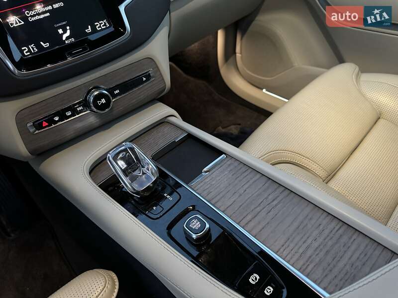 Позашляховик / Кросовер Volvo XC90 2021 в Києві