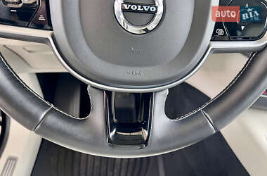 Позашляховик / Кросовер Volvo XC90 2020 в 