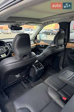 Внедорожник / Кроссовер Volvo XC90 2024 в 