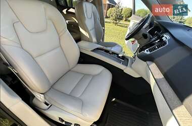 Внедорожник / Кроссовер Volvo XC90 2022 в 