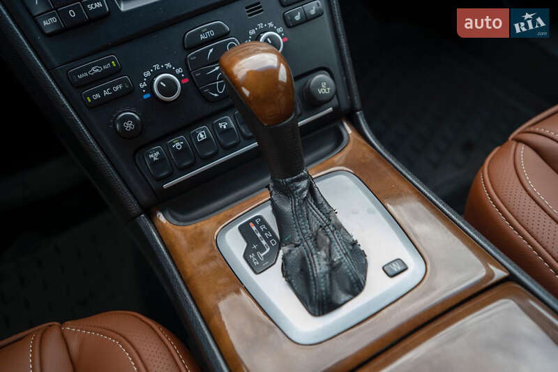 Внедорожник / Кроссовер Volvo XC90 2007 в Киеве