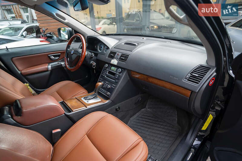 Внедорожник / Кроссовер Volvo XC90 2007 в Киеве