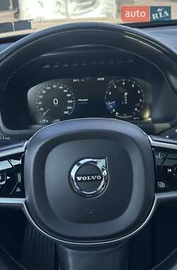 Внедорожник / Кроссовер Volvo XC90 2018 в 