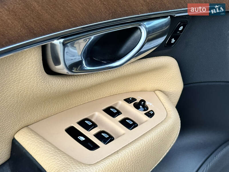 Внедорожник / Кроссовер Volvo XC90 2016 в Киеве