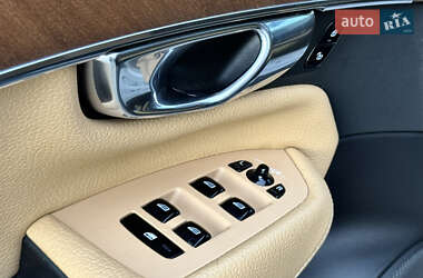 Внедорожник / Кроссовер Volvo XC90 2016 в 