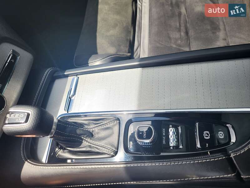 Внедорожник / Кроссовер Volvo XC90 2015 в Киеве фото 20 Внедорожник / Кроссовер Volvo XC90 2015 в Киеве