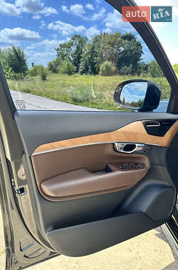 Внедорожник / Кроссовер Volvo XC90 2021 в 