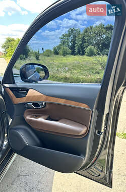 Внедорожник / Кроссовер Volvo XC90 2021 в 